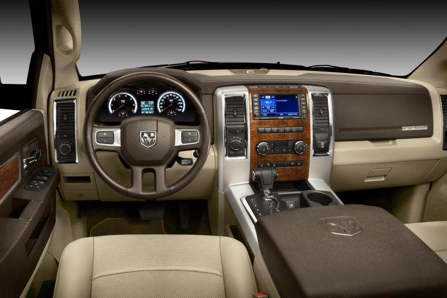  Dodge Ram 1500 Laramie 2009 года  (фото 3 из 7)